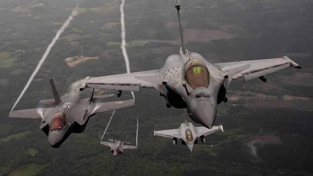 राफेल-F-35 पर भारी पड़ेगा ये फाइटर जेट? भारत को मिला बड़ा ऑफर, पाकिस्तान में मची खलबली