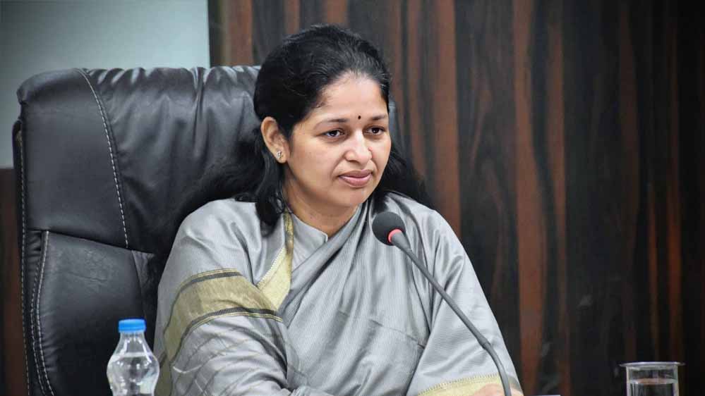 जहरीली शराब कांड के बाद ताबड़तोड़ कार्रवाई, शराब-हथियार लाइसेंस रद्द; सरपंच के अधिकार भी सीज