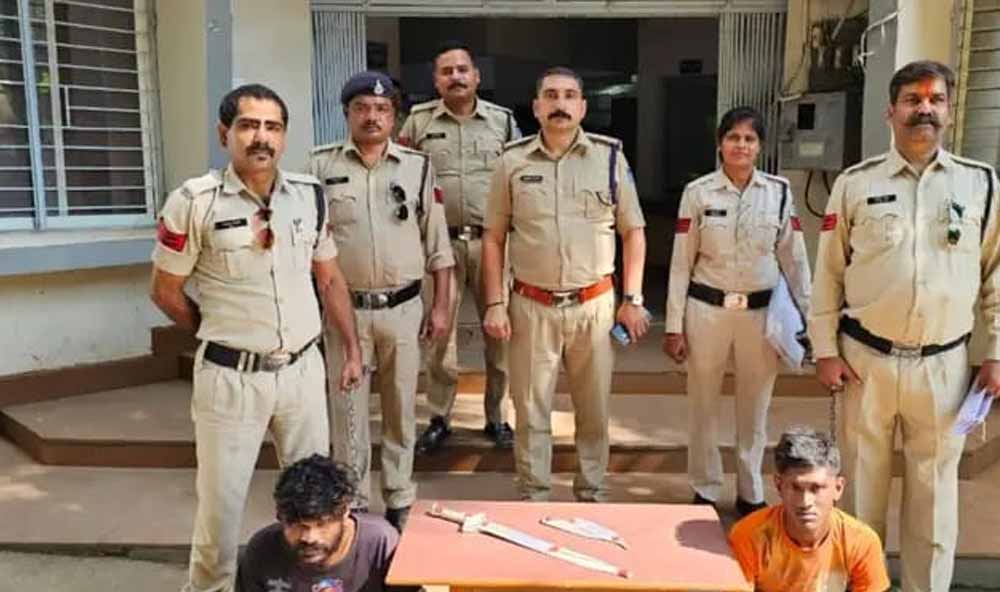 घातक तलवार और चाकू लेकर घूम रहे दो आरोपी कुठला पुलिस के हत्थे चढ़े, आर्म्स एक्ट के तहत हुई कार्रवाई, न्यायालय ने दोनों को भेजा जेल