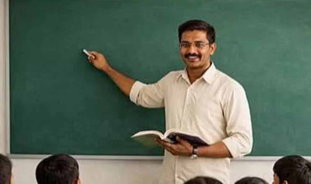 UP में शिक्षक भर्ती का बड़ा मौका, 15,012 पदों पर निकली वैकेंसी