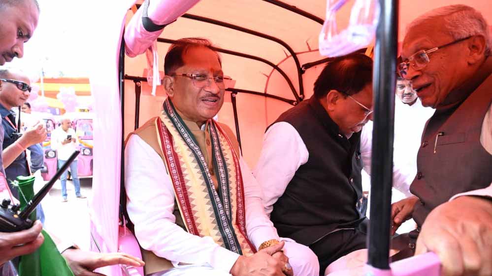 शहरों में बनेंगे सर्वसुविधायुक्त आधुनिक श्रमिक सुविधा केंद्र, पंजीकृत श्रमिकों के लिए शुरू होगी ई-बाइक सहायता योजना-मुख्यमंत्री