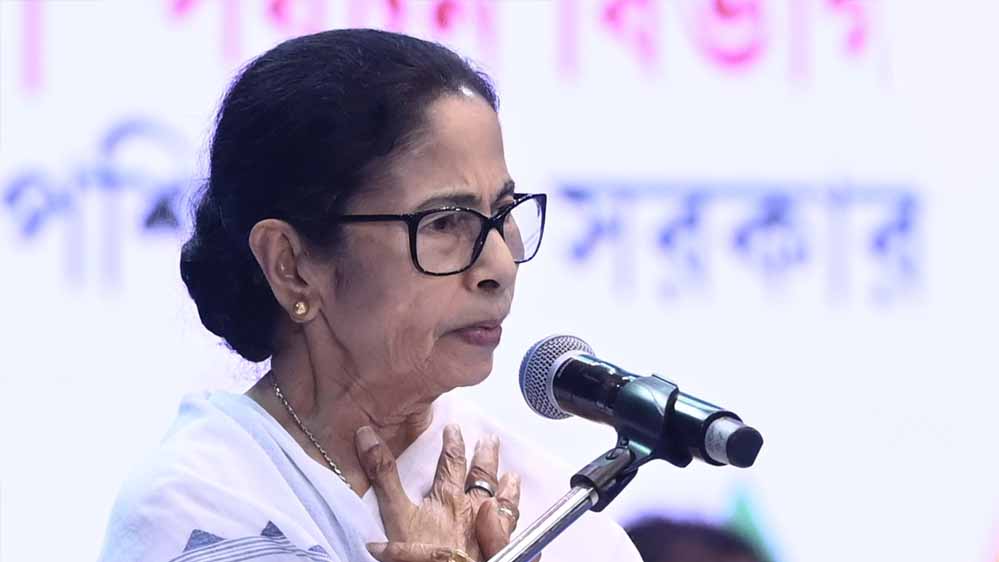 ममता बनर्जी का नया गठबंधन प्लान? कांग्रेस से दूरी और अलग मोर्चे की अटकलें तेज