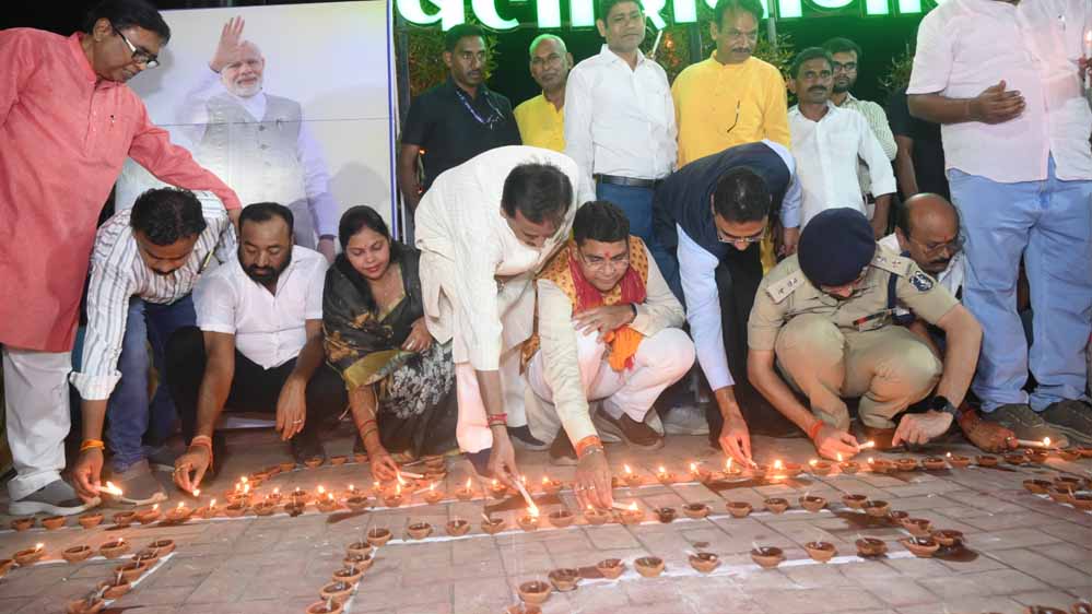 प्रधानमंत्री के 25 वर्षों के सेवाकाल पर बलौदाबाजार में ‘सेवा संकल्प अभियान’ का भव्य आगाज