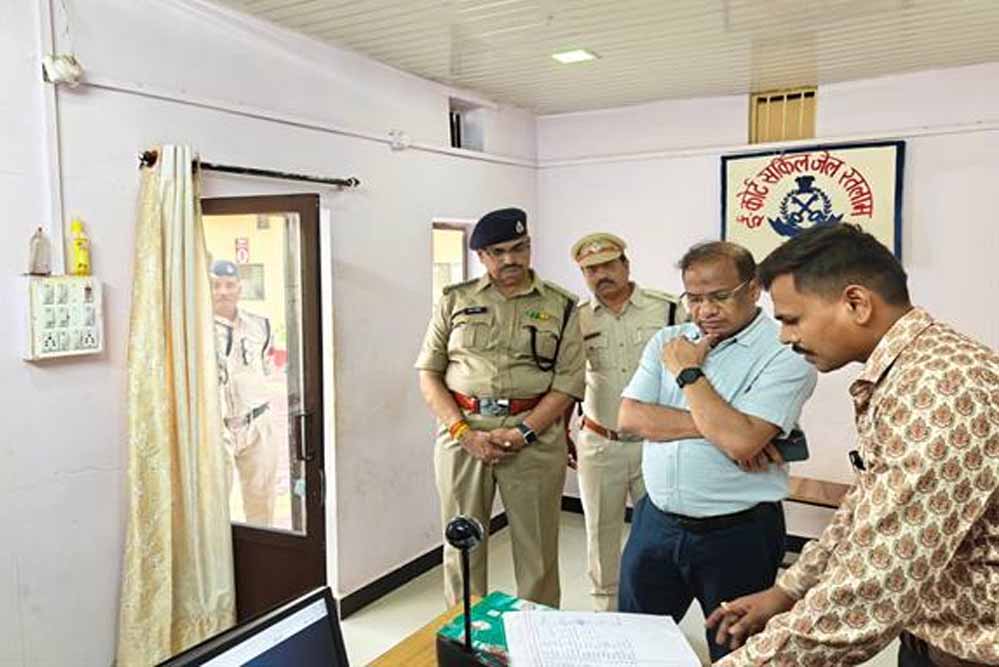 सर्किल जेल रतलाम पहुंचे प्रमुख सचिव मुकेश चन्द गुप्ता, व्यवस्थाओं का लिया जायजा
