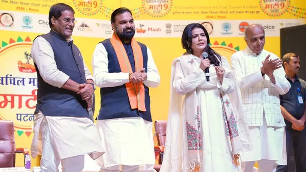 माटी महोत्सव में सम्मानित हुईं मालिनी अवस्थी समेत कई हस्तियां, सम्राट चौधरी ने गिनाई बिहार की विरासत