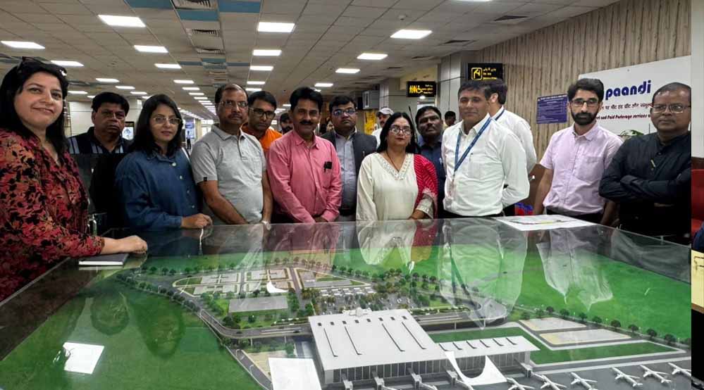 जम्मू एयरपोर्ट के आधुनिकीकरण की जानकारी लेने पहुंचा मीडिया दल