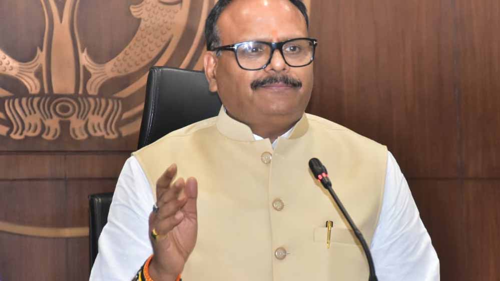 ‘सपा पूरी तरह डिरेल हो चुकी है, अब दाल गलने वाली नहीं’: अखिलेश पर बरसे डिप्टी सीएम ब्रजेश पाठक