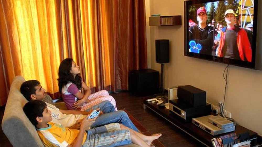 Smart TV पर FREE चैनल देखने वालों के लिए बड़ी खबर! TRAI कर रहा नए नियम पर विचार
