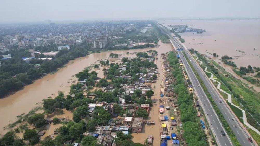 गंगा-पुनपुन का कहर बढ़ा, पटना में बाढ़ का खतरा गंभीर; टूटे रिंग बांध से गांव में घुसा पानी