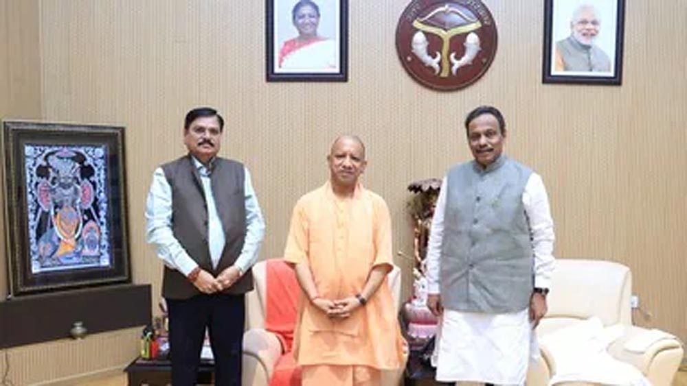 लखनऊ में योगी-तावड़े की मुलाकात, BJP कोर कमेटी बैठक में 2027 की रणनीति पर चर्चा