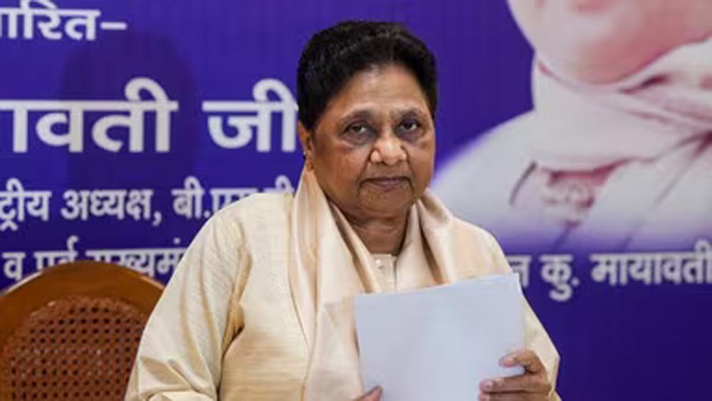 मायावती का बड़ा संगठनात्मक फैसला, आनंद कुमार संभालेंगे राज्यों की जिम्मेदारी; आकाश आनंद पर भी हमला