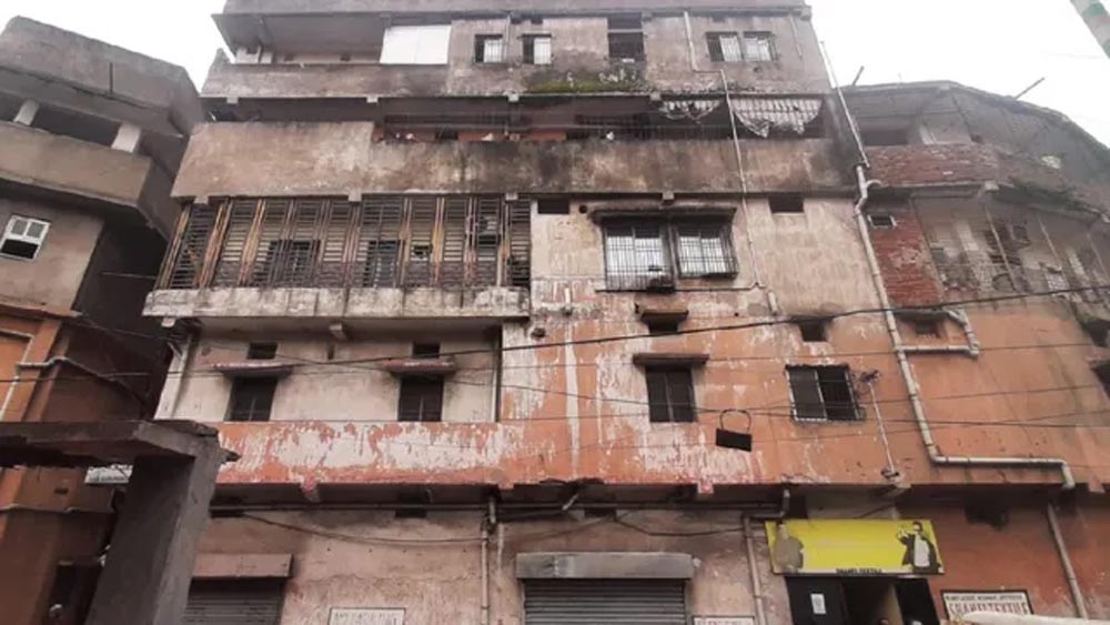रांची में भी मंडरा रहा भवन हादसे का खतरा, गहरी खुदाई और बेसमेंट निर्माण पर उठे सवाल