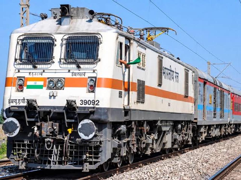 दिल्ली से बिहार के लिए स्पेशल ट्रेनों का ऐलान, दरभंगा-भागलपुर-जोगबनी रूट पर मिलेगी सुविधा