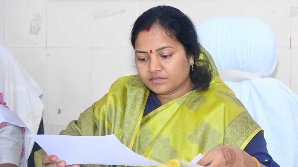 जनहित के कार्यों को मिलेगी प्राथमिकता, मंत्री लक्ष्मी राजवाड़े ने ओड़गी में योजनाओं की प्रगति परखी