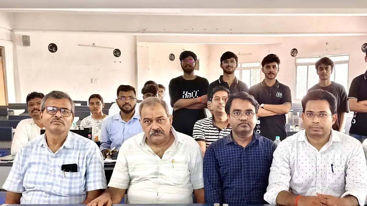 स्वदेशी फॉर आत्मनिर्भर भारत’ थीम पर 105 टीमों ने पेश किए तकनीकी समाधान