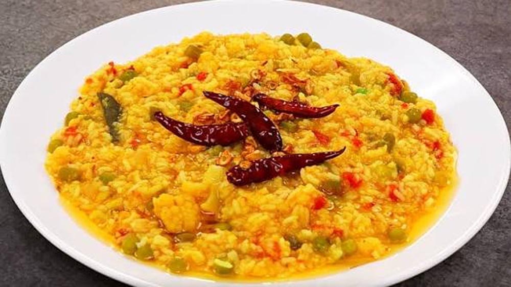 दाल-चावल में डालें सब्जियों का ट्विस्ट, संजीव कपूर से सीखें स्वादिष्ट और हेल्दी खिचड़ी बनाना