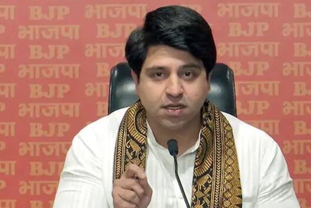 पवन खेड़ा के हिजाब बयान पर पूनावाला का हमला, बोले- कांग्रेस ने किया सेल्फ गोल