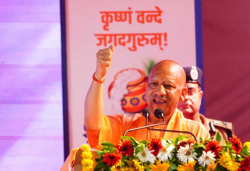 आस्था की ताकत पर बोले सीएम योगी, ‘आक्रांता मंदिर तोड़ सकता है, हमारी श्रद्धा नहीं’