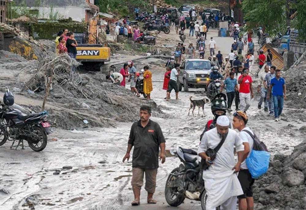 नेपाल त्रासदी में नहीं थम रही मौतों की संख्या, अब तक 1,344 लोगों की मौत