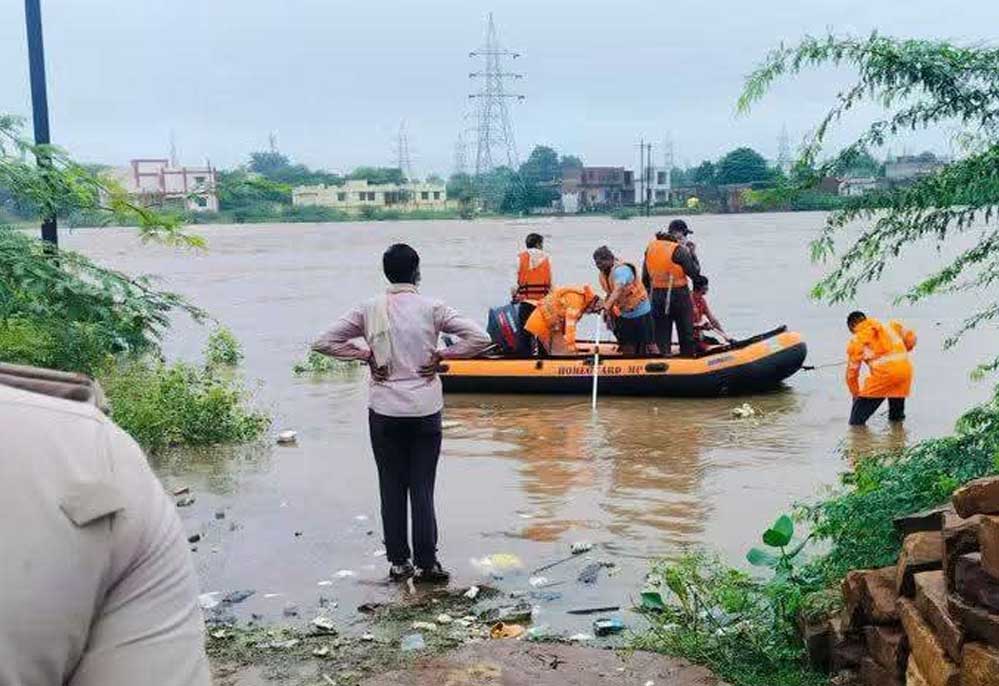 MP में बारिश का जोर, ग्वालियर-गुना-शिवपुरी में आसमानी आफत; 19 जिलों में भारी बारिश का अलर्ट