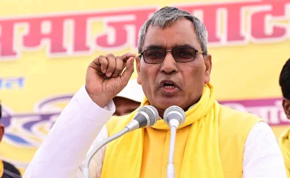 सहारनपुर में अवैध मस्जिद पर कार्रवाई, राजभर ने अखिलेश से पूछा-मलबे के सामने फातिहा पढ़ेंगे?