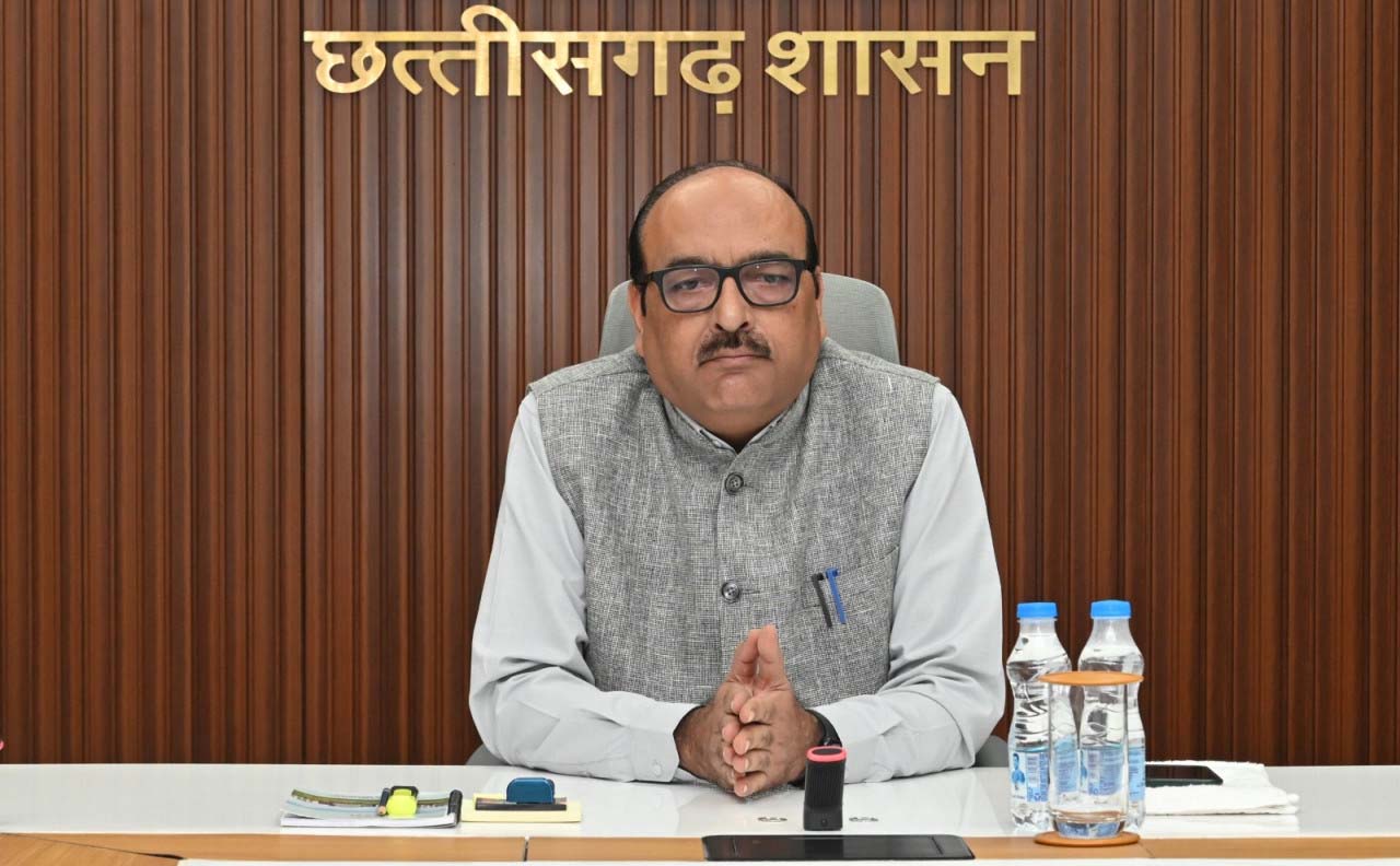 डैश-बोर्ड से तय होगी पारदर्शिता: ग्रामीण क्षेत्रों के पात्र हितग्राहियों तक योजनाओं का लाभ पहुँचाने के सख्त निर्देश।