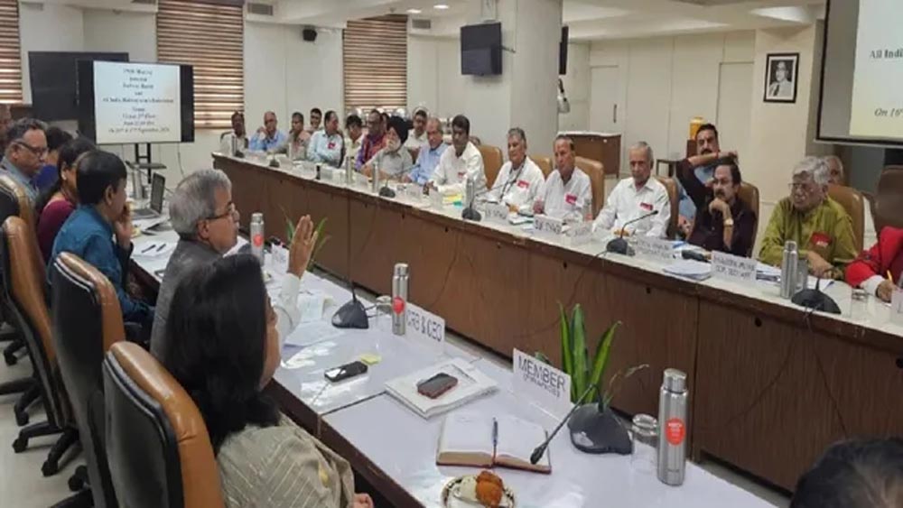 रेलवे में 5600 नए पर्यवेक्षक पदों पर जल्द भर्ती की मांग, बोनस समेत कई मुद्दे उठे