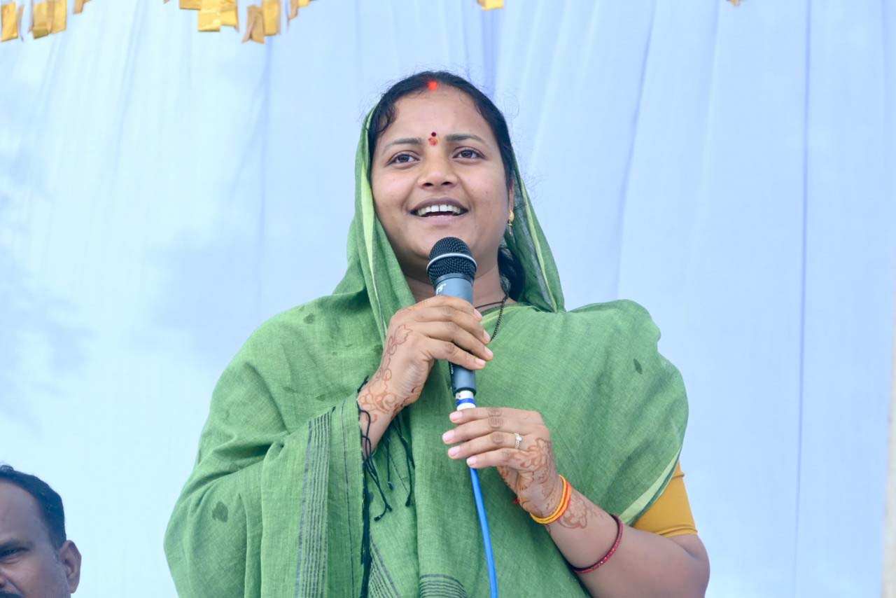 सड़कें विकास की जीवन रेखा हैं: बेहतर कनेक्टिविटी से ग्रामीण अर्थव्यवस्था को मिलेगी मजबूती—मंत्री लक्ष्मी राजवाड़े।