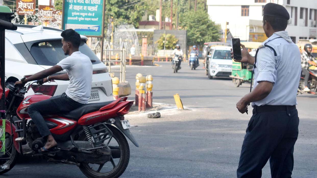 अब WhatsApp पर आएगा ई-चालान, QR कोड से घर बैठे भर सकेंगे जुर्माना