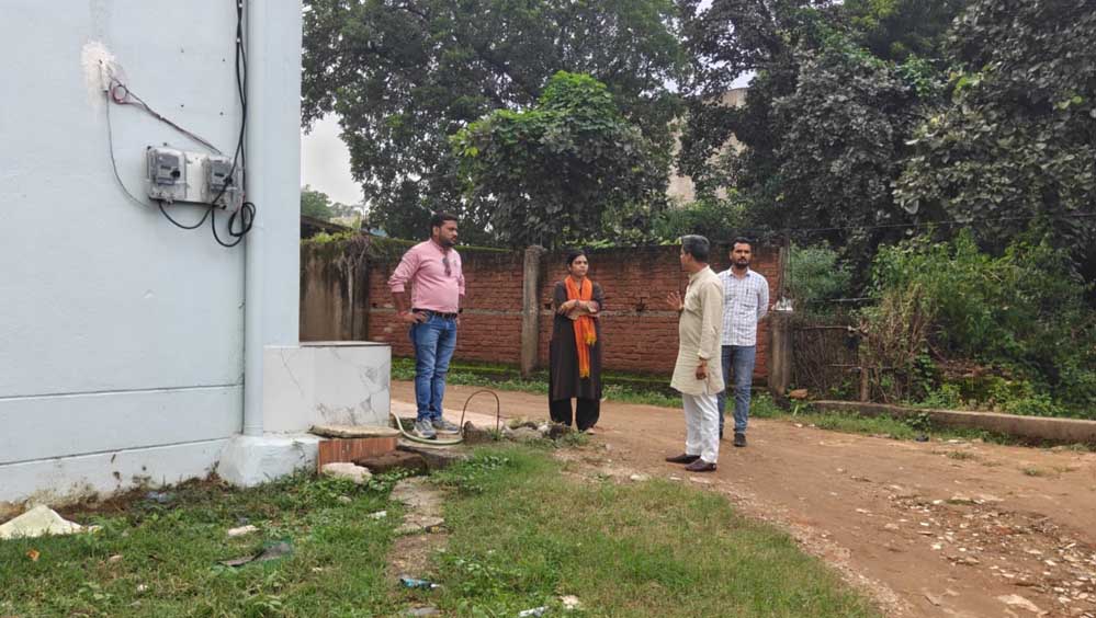 सीएमओ ने नगर का किया मैदानी भ्रमण, मूलभूत सुविधाओं से जुड़ी समस्याओं के शीघ्र निराकरण के दिए निर्देश
