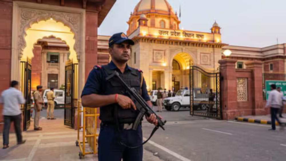 सुरक्षा व्यवस्था होगी मजबूत: मानниयों के लिए आएंगी सब-मशीनगन और स्कूलों में बनेंगी आईसीटी लैब्स