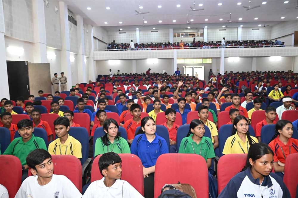 उप मुख्यमंत्री ने खिलाड़ियों और युवाओं से किया संवाद