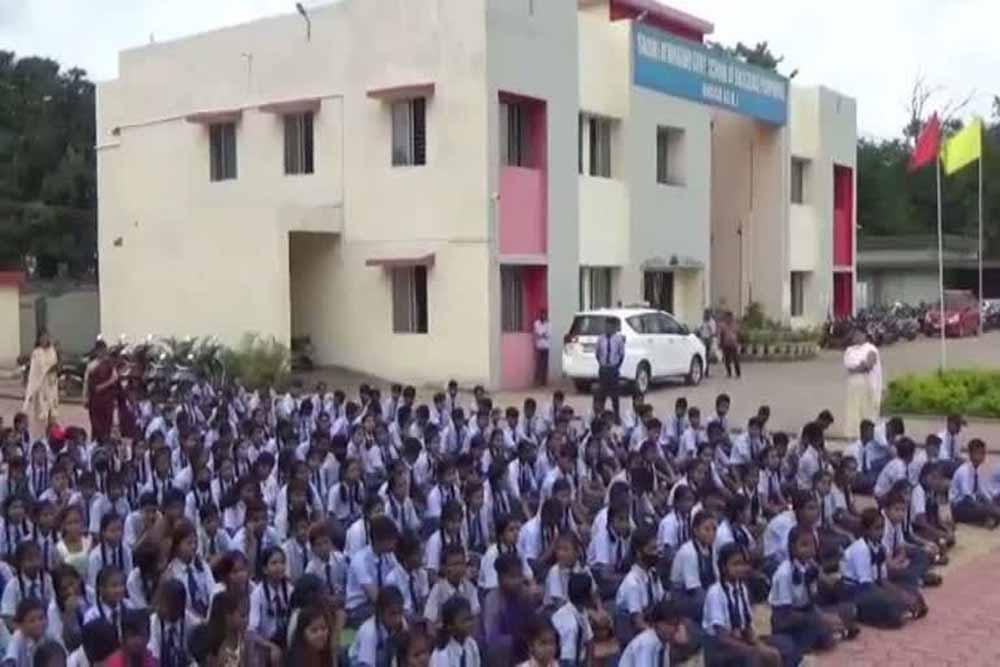 LKG को लेकर हाईकोर्ट का बड़ा आदेश, स्कूलों को निर्देश