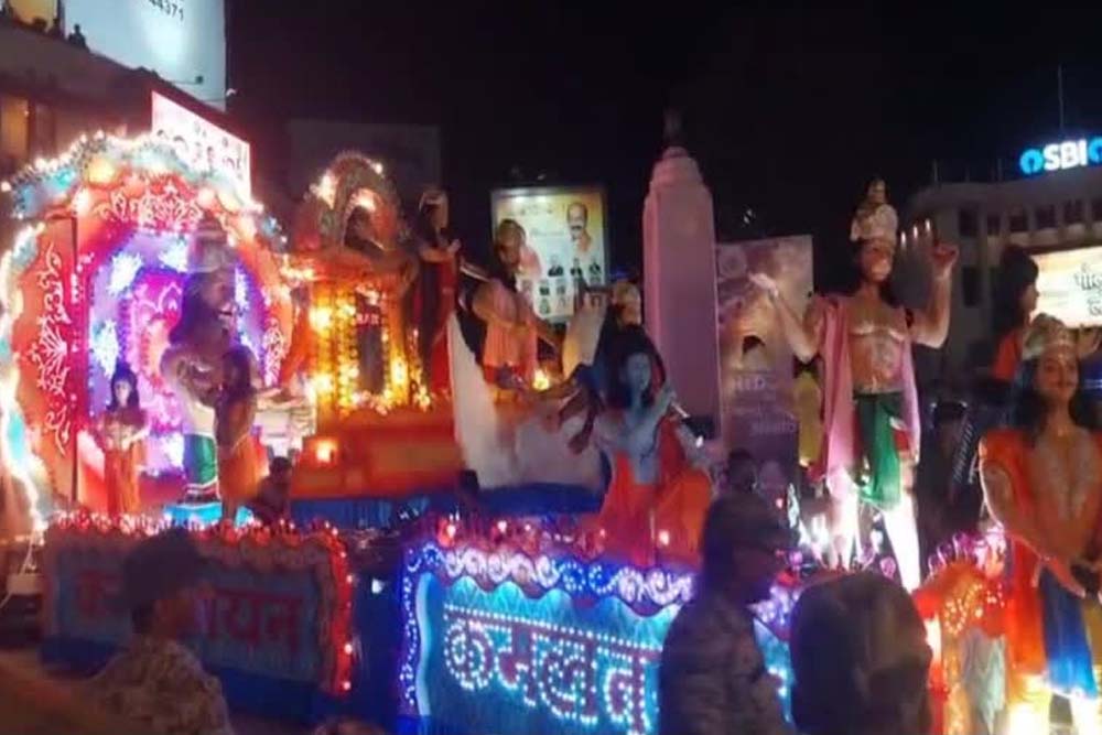 रायपुर में आज निकलेगा भव्य झांकी जुलूस, सुरक्षा में 2000 जवान, शराब दुकानें रहेंगी बंद