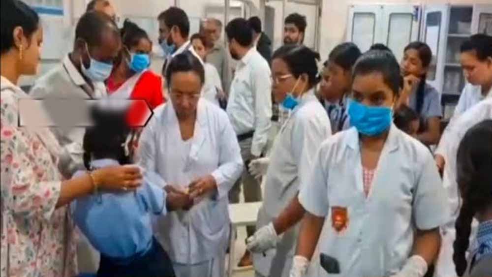 उल्टी-दस्त से बीमार पड़े बच्चे, प्रशासन सख्त; छात्रावास अधीक्षिका सस्पेंड