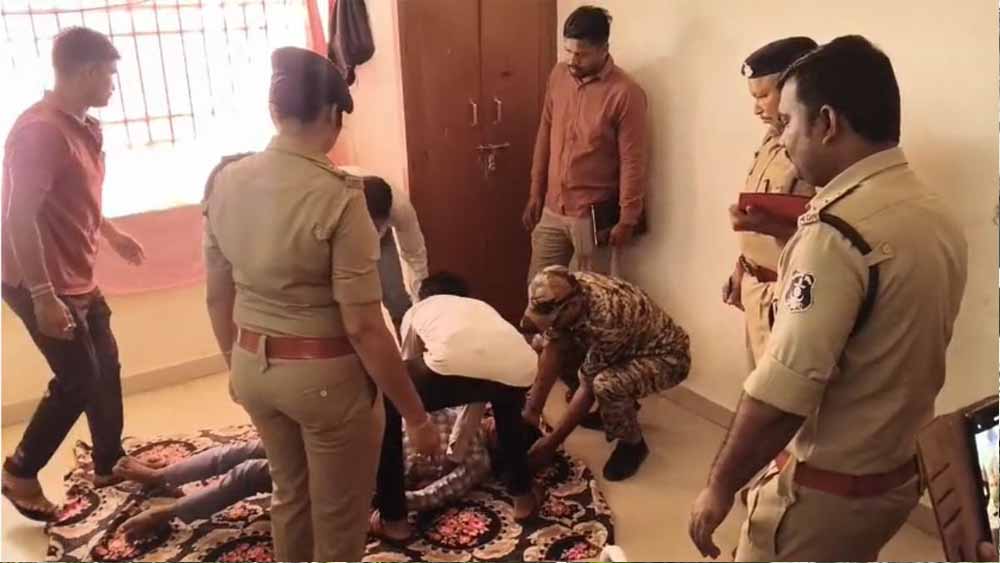 छत्तीसगढ़ के एकलव्य स्कूल में 10वीं के छात्र की मौत, फांसी लगाने से मचा हड़कंप