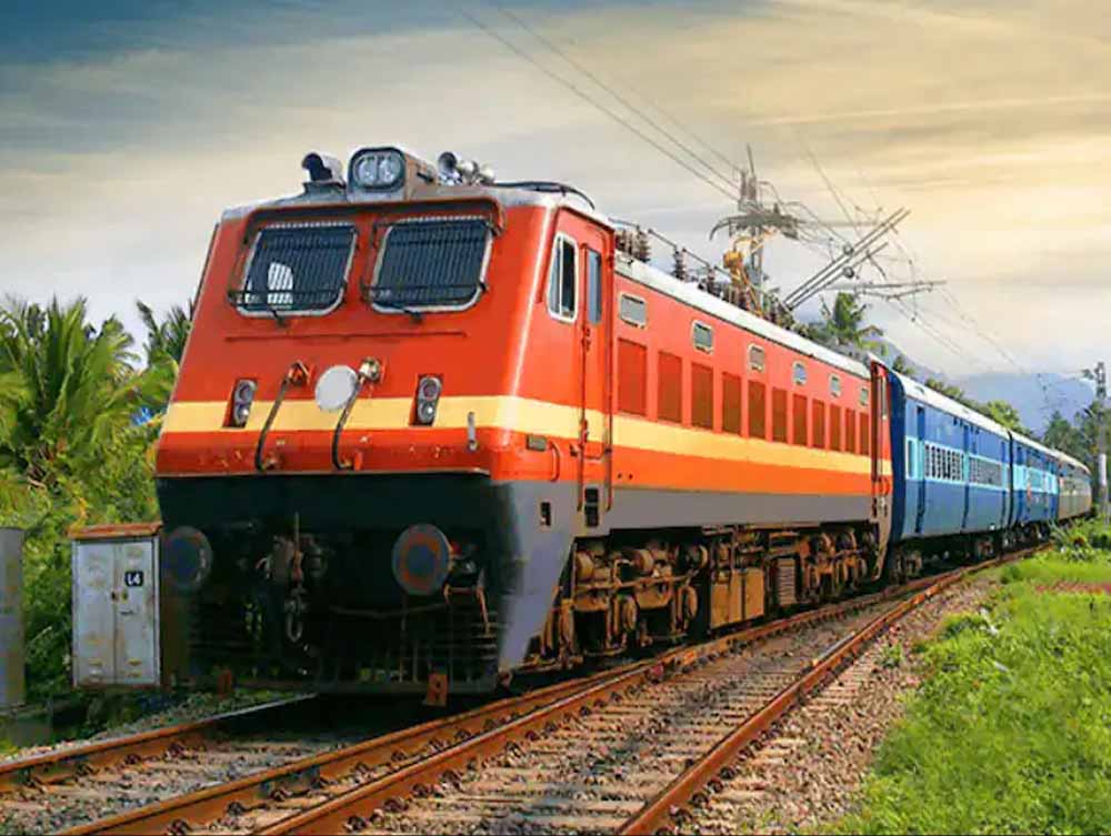CG में रेल यात्रियों की बढ़ी परेशानी, आज कई ट्रेनें रद्द; यार्ड रीमॉडलिंग के चलते लिया फैसला