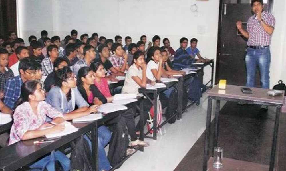 अब स्कूल में ही NEET-JEE की कोचिंग, CG में शिक्षकों को दिया गया विशेष प्रशिक्षण