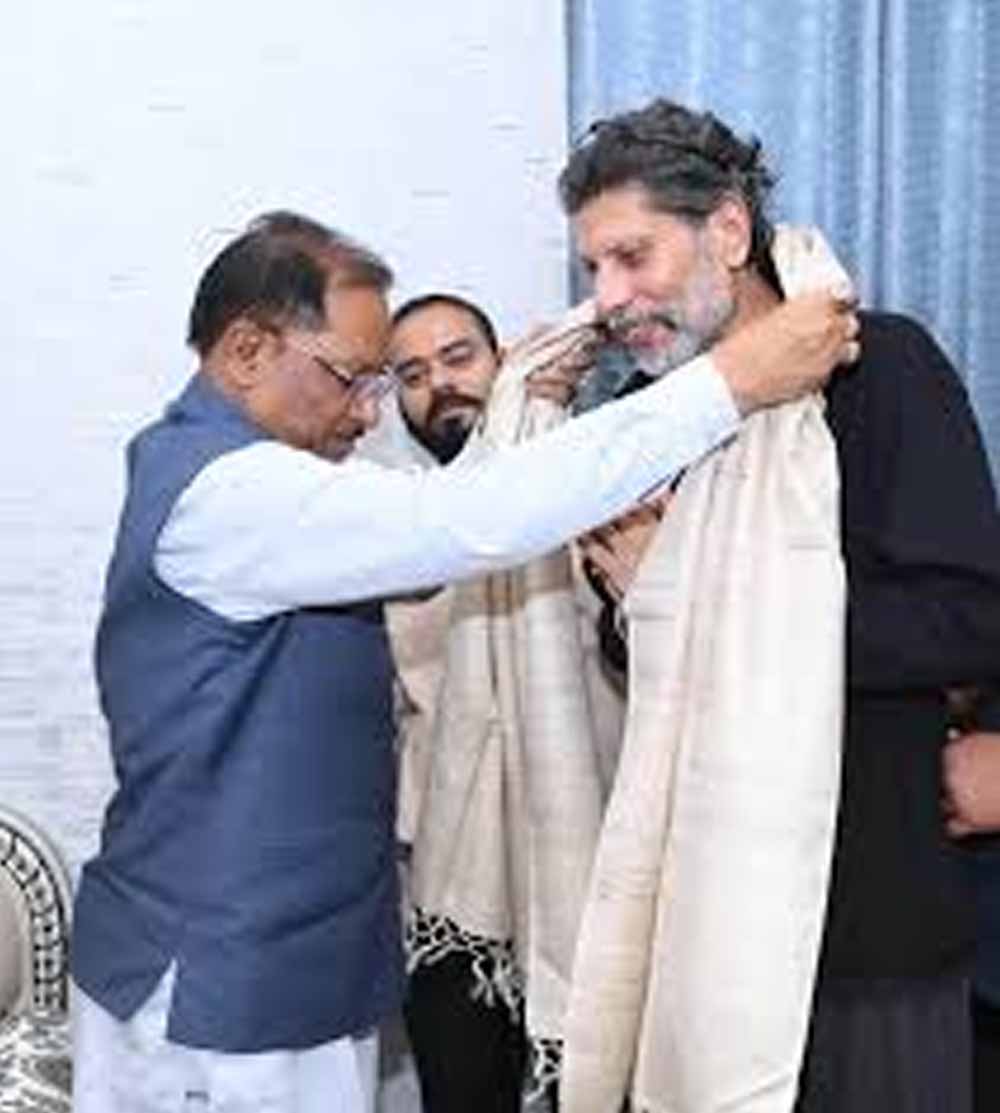 किरण देव से मिले CM साय, स्वास्थ्य को लेकर ली जानकारी