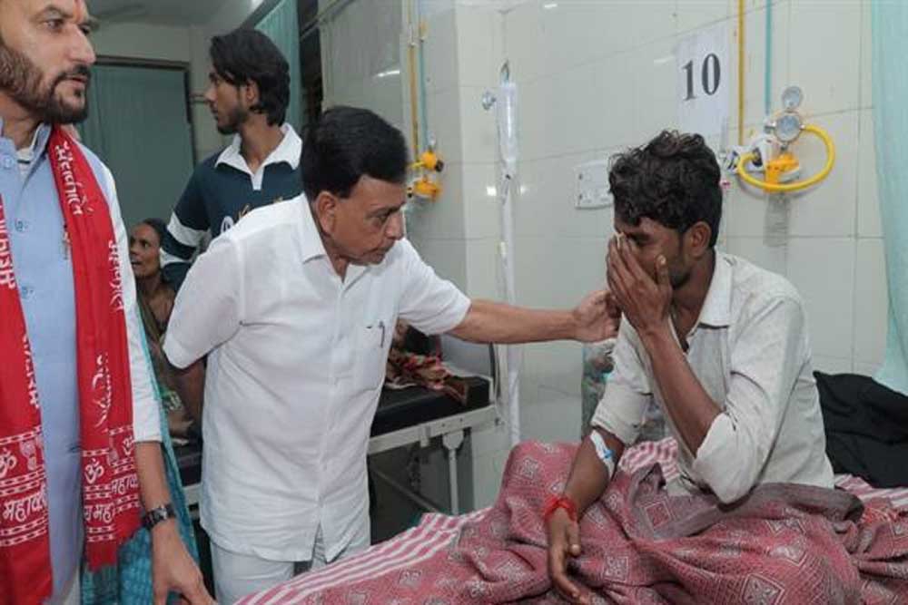 मृतकों के परिजनों को 4-4 लाख रूपये की आर्थिक सहायता दी जायेगी