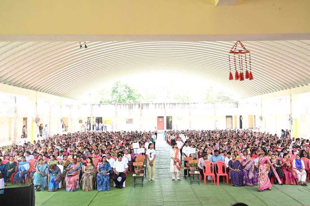 बेटियां जितना पढ़ेंगी, उतना ही सशक्त होगी परिवार, समाज और प्रदेश –  लखन लाल देवांगन