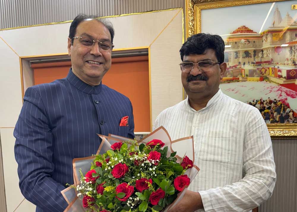 अल्पसंख्यक आयोग के अध्यक्ष मोहसिन रज़ा ने प्रदेश संगठन महामंत्री धर्मपाल सिंह जी से की भेंट