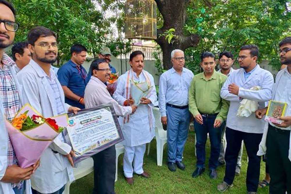 स्टाइपेंड वृद्धि को लेकर मध्यप्रदेश के इंटर्न डॉक्टरों ने