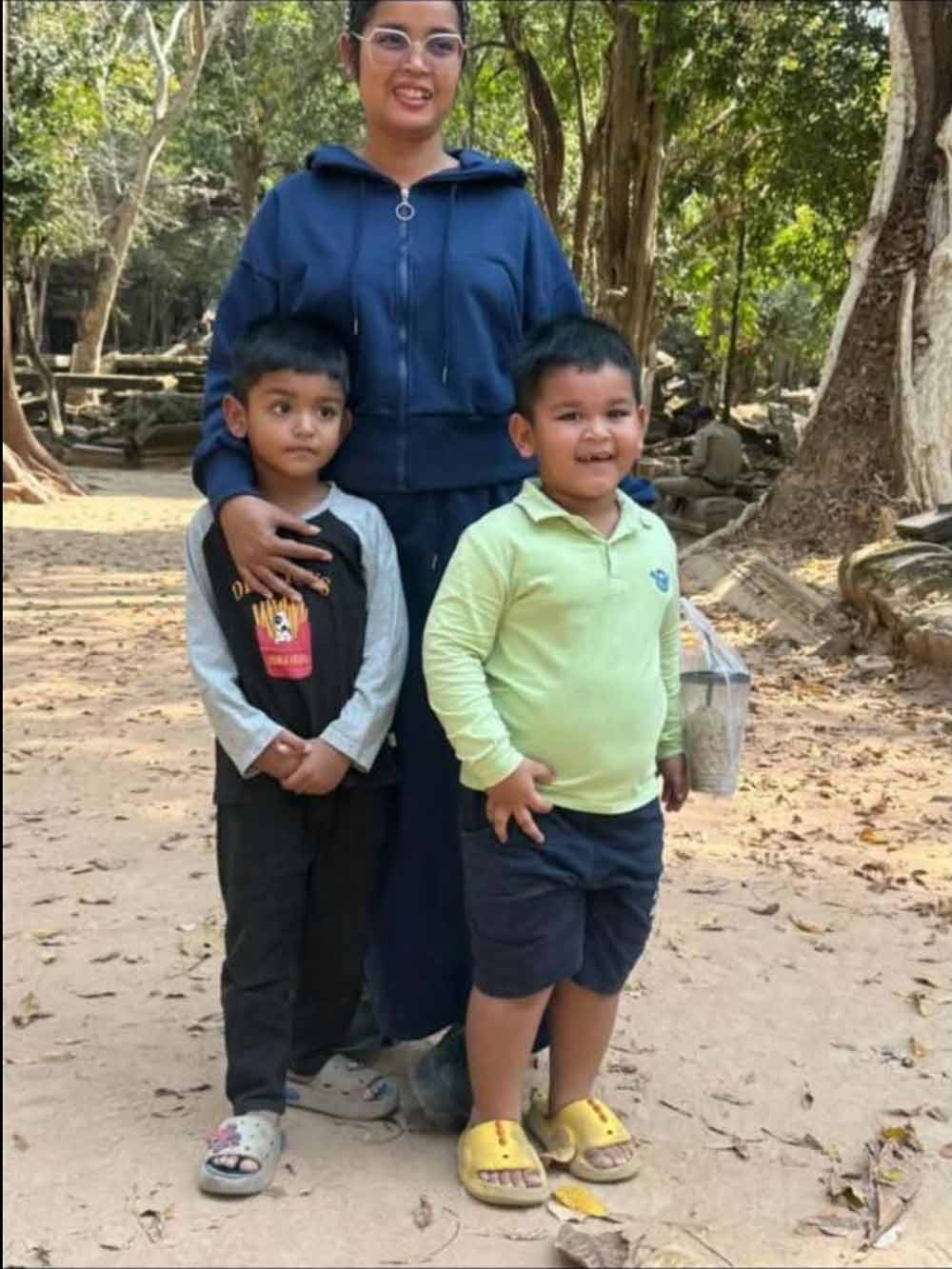 कंबोडिया से 3 बच्चों के साथ आई दुल्हन, पैरोल पर गैंगस्टर मैनपाल ने रचाई शादी
