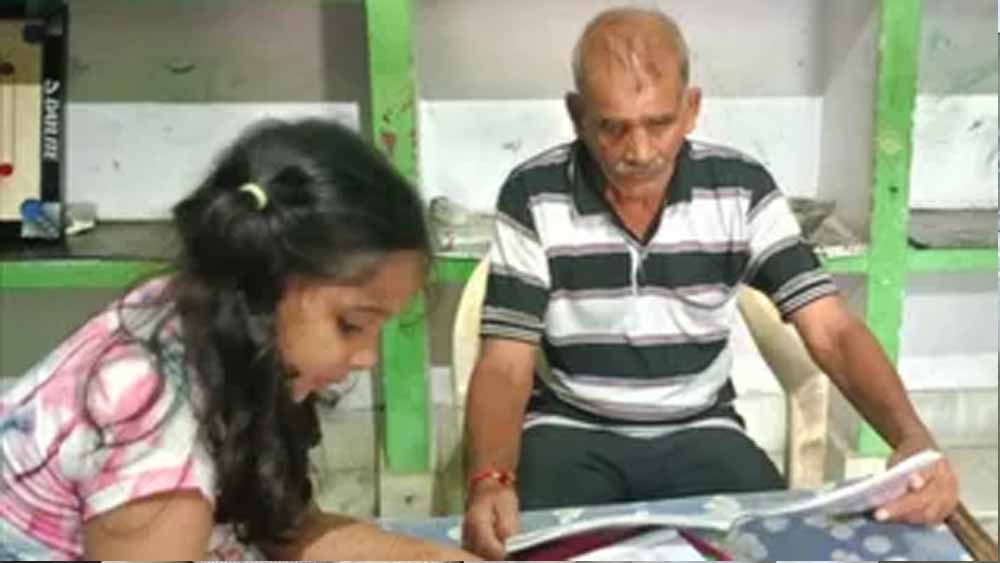 उम्र को दी मात, 75 वर्षीय जयराम और 71 वर्षीय चंद्रो ने दी परीक्षा