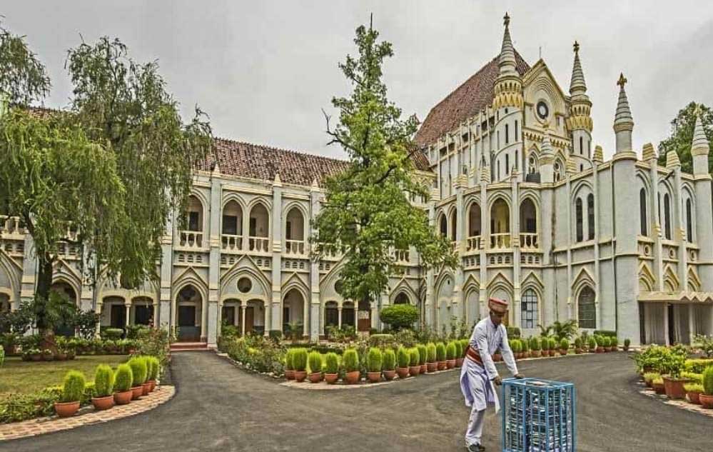 आदेश का पालन नहीं करने पर छिंदवाड़ा SP पर हाईकोर्ट सख्त, NBW जारी