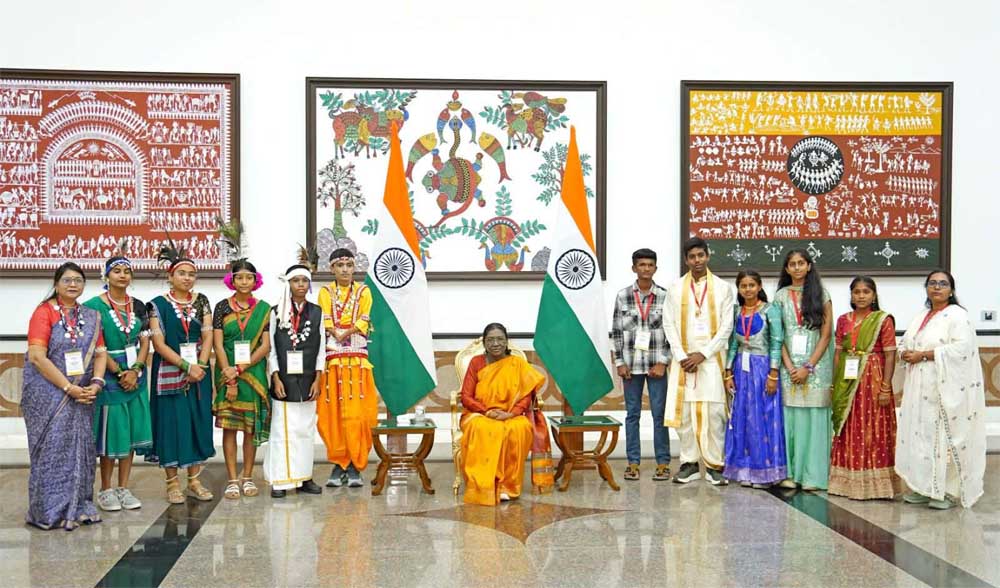 राष्ट्रपति भवन में छत्तीसगढ़ की प्रतिभा और समृद्ध लोक संस्कृति की विद्यार्थियों ने छोड़ी अमिट छाप
