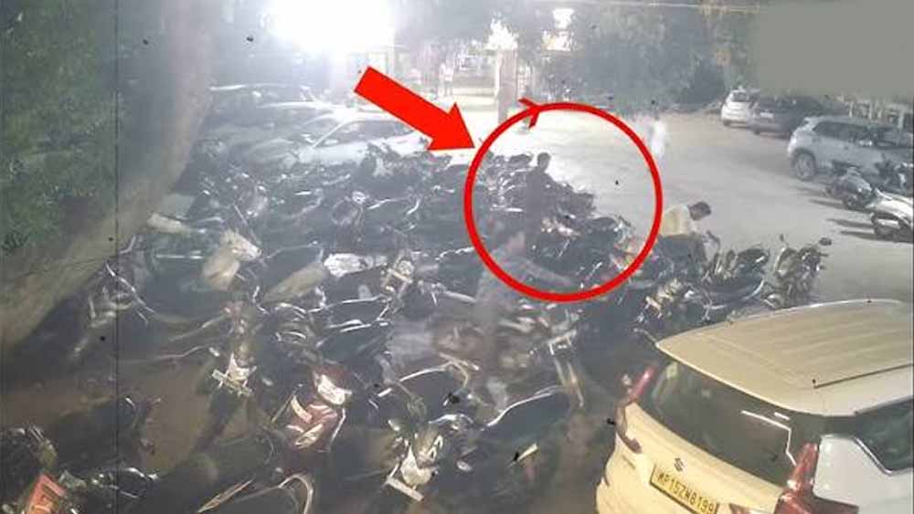 जालंधर पुलिस की बड़ी कार्रवाई! वाहन चोर गिरोह के 2 सदस्य दबोचे, कई बाइक बरामद
