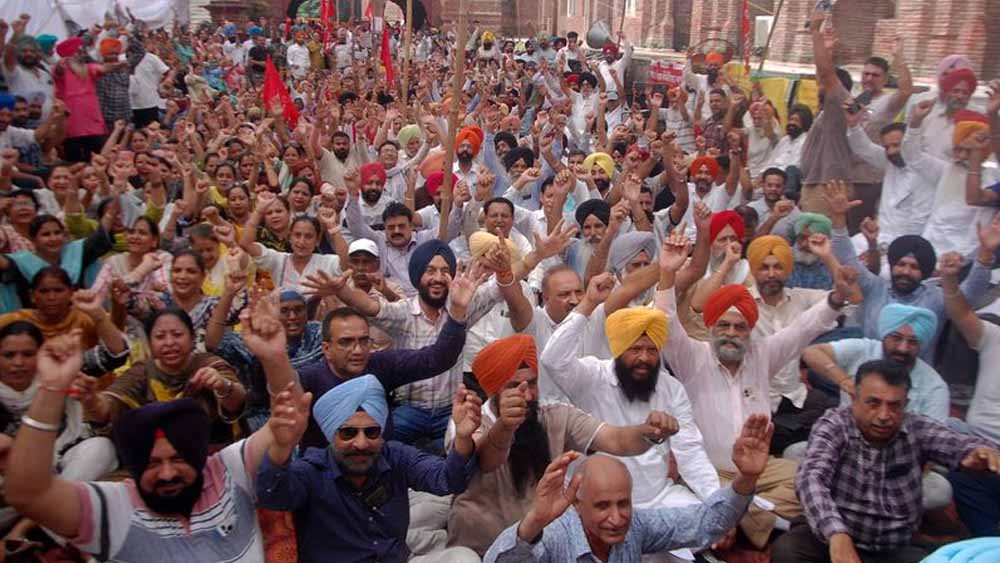 कर्मचारियों की हड़ताल खत्म, 13 दिन बाद सरकार से बनी बात; मांगों पर हुआ समझौता