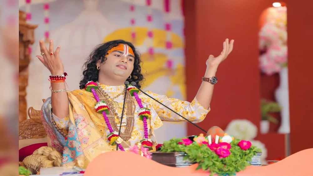 विवाह से लेकर प्रेम तक, अनिरुद्धाचार्य ने ‘लव क्लास’ में बताई रिश्तों की राह